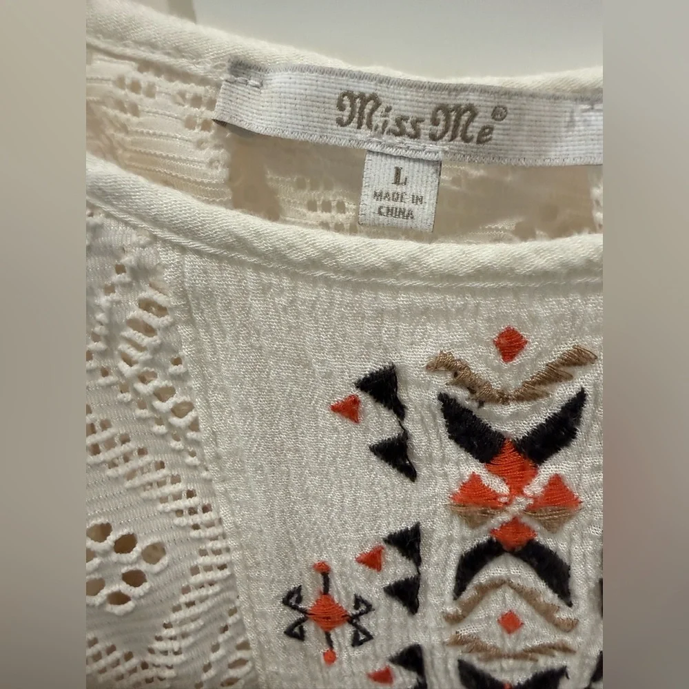 Miss Me Cream Top with Geometric Embroidery - Picture 3 of 3